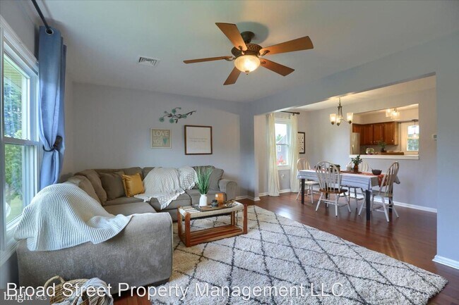 Building Photo - 3 br, 1.5 bath House - 5 Branstock Ct