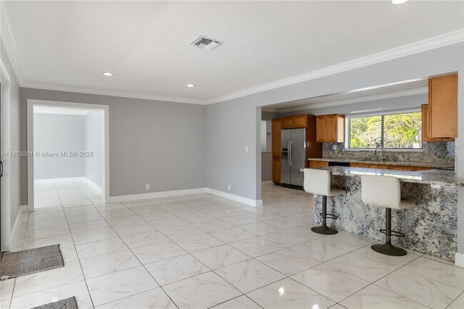 Foto del edificio - 913 SW 49th Ave