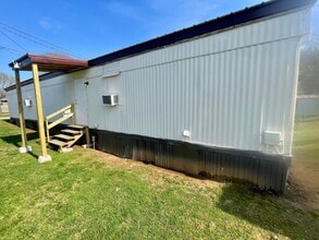 Building Photo - 11 Birchwood Ct