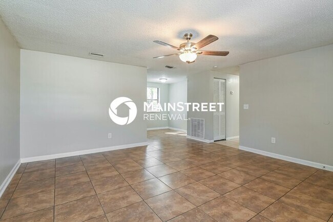 Foto del edificio - 4 Bedroom Pet-Friendly Home in Jacksonville, FL with Main Street Renewal