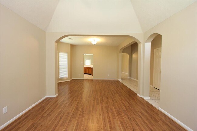 Building Photo - 1123 Foxland Chase St