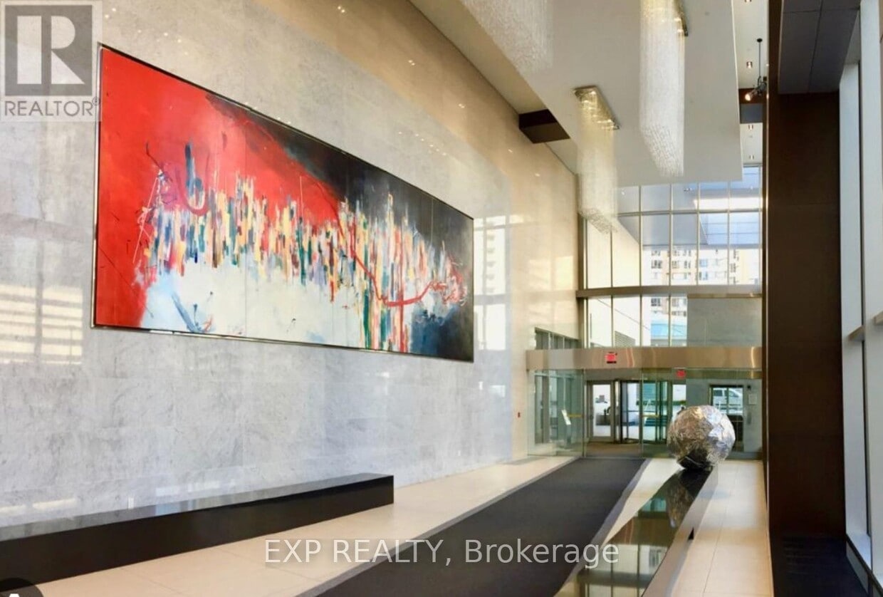 Building Photo - 386 Yonge St