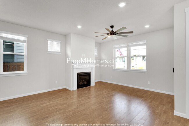 Foto del edificio - Luxury Four Bedroom Home in Reed's Crossing - DEPOSIT SPECIAL