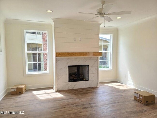 Photo - 317 Hamilton Ct House