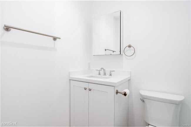 Building Photo - 4 br, 2 bath Duplex - 3410 S Woodland Pl