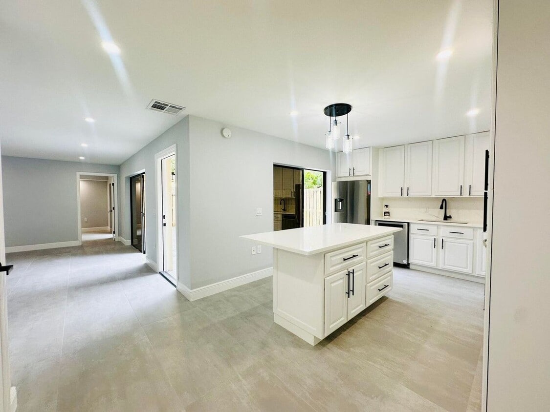 Photo - 403 4th Ln Lane, Palm Beach Gardens, FL 33418