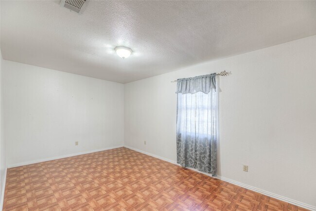 Foto del edificio - 25634 Chestnut Ln