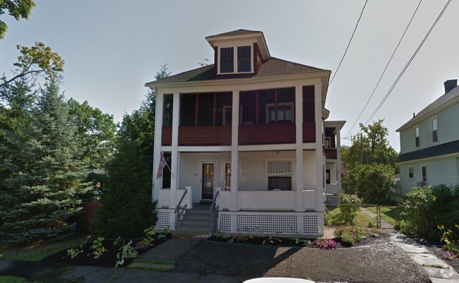 Building Photo - 301 Ash St