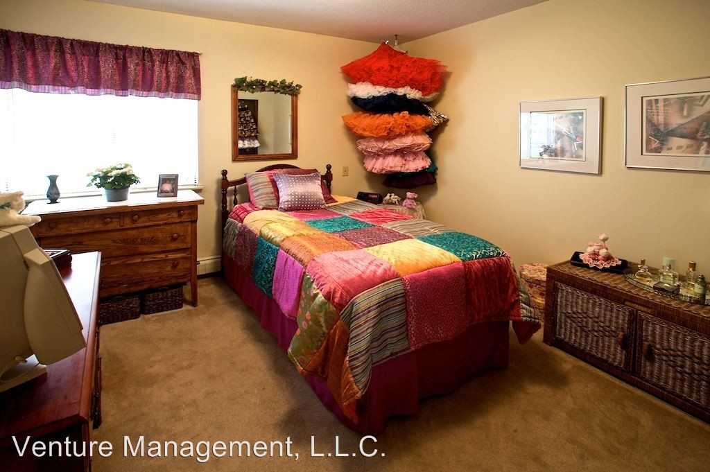 Foto del edificio - 1050 Meadow Ln