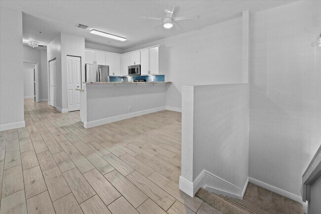 Foto del edificio - 152 Village Blvd