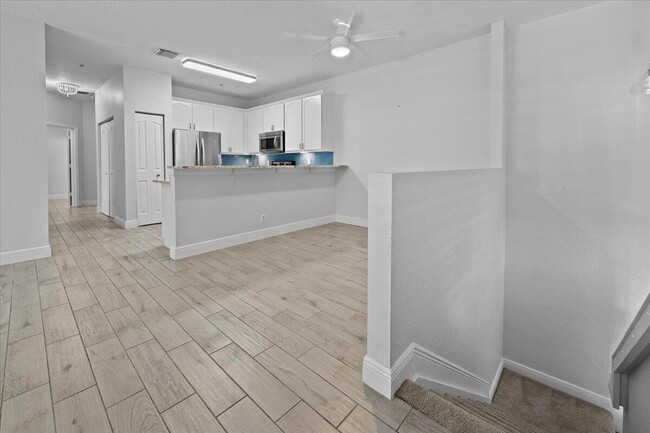 Building Photo - 152 Village Blvd