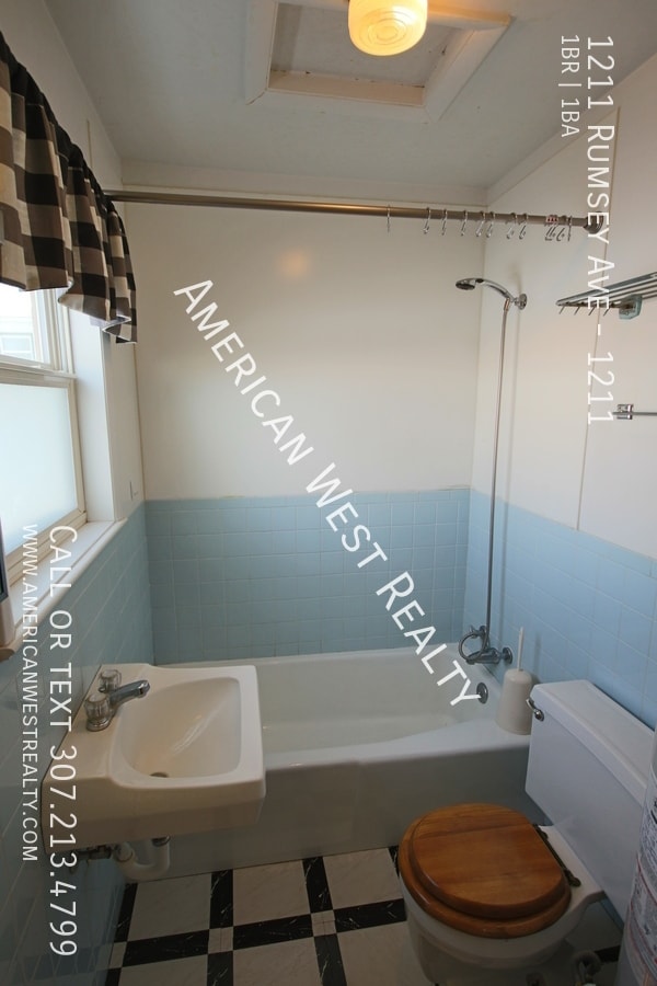 Building Photo - 1211 Rumsey Ave