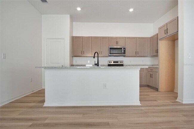 Building Photo - 9224 Westside Hls Dr