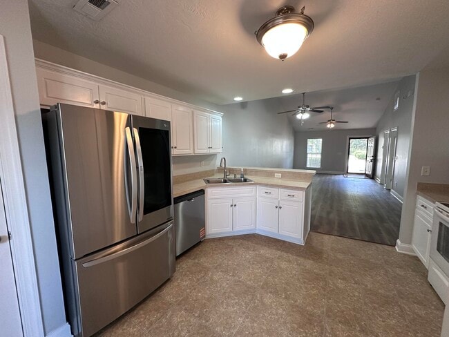 Building Photo - 182 Orchard Way