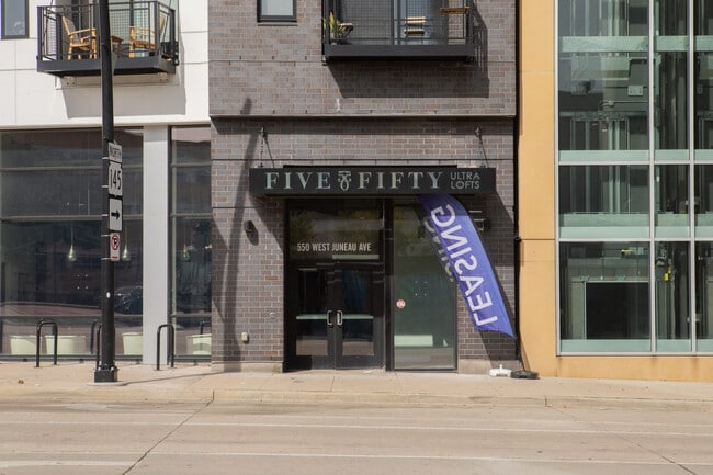 Building Photo - 550 W Juneau Ave