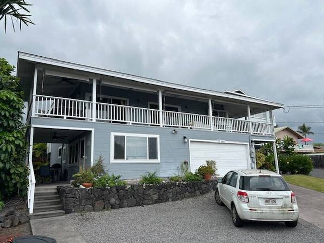 Foto principal - Furnished 3Bed, 2Bath Upstairs of House wi...