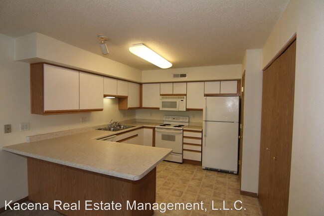 Building Photo - 2882 Coral Ct