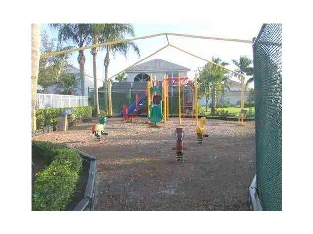 Foto del edificio - 13512 Carrick Green Ct