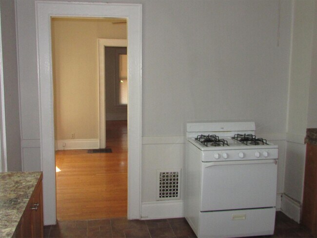 Building Photo - 839 Westcott St