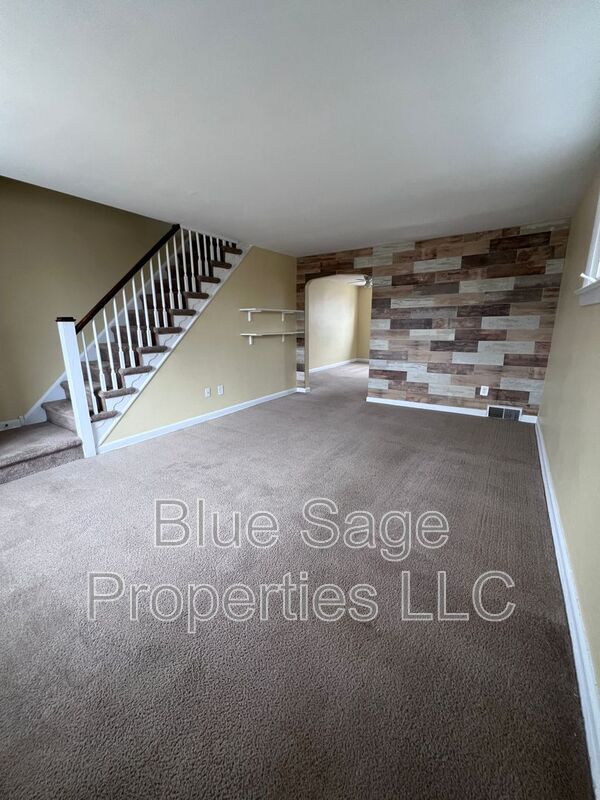 Photo - 120 Stratford Rd Townhome
