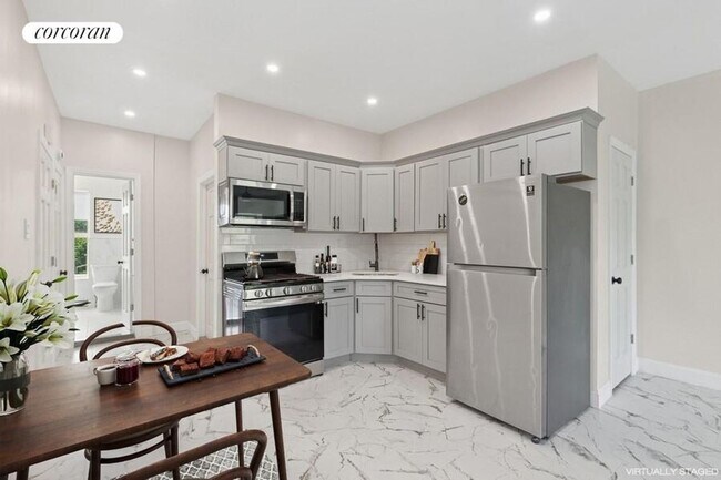 Foto del edificio - 726 Marcy Ave