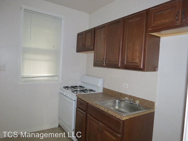 Building Photo - 3 br, 1 bath House - 3355 Rand Street