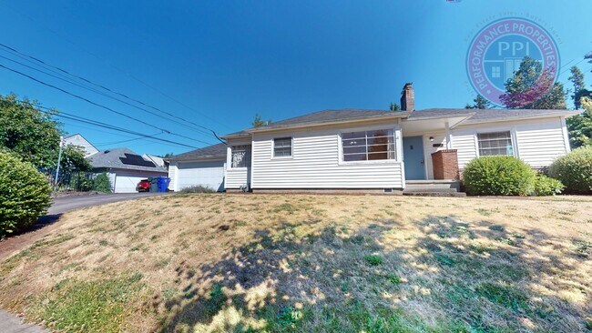 Foto del edificio - North Portland Living at Its Best | 2 Bed, 1 Bath!
