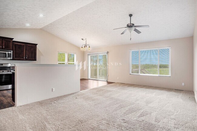 Foto del edificio - Ranch Townhome in Shadow View