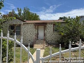 Building Photo - 1334 W Lullwood Ave