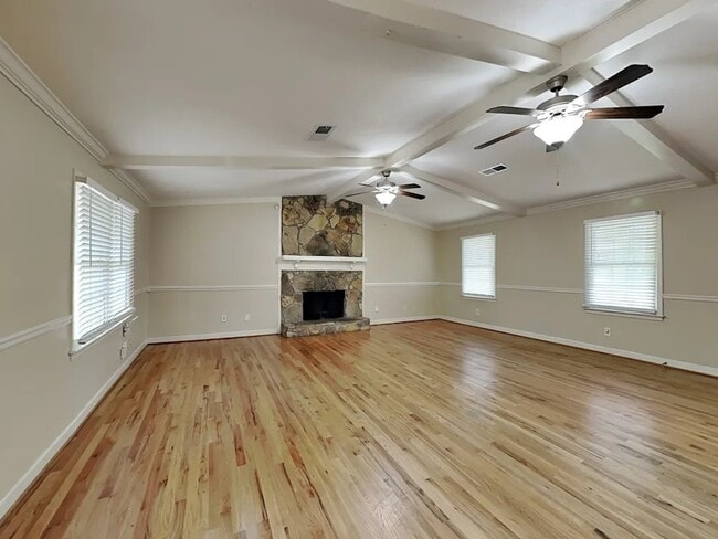 Building Photo - 766 Big Tree Ct
