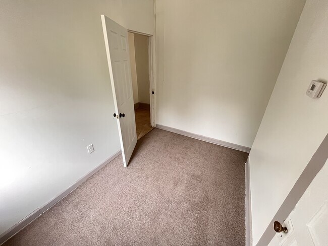 Foto del edificio - 4103 Ridgewood Ave