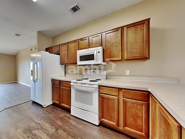 Building Photo - 1102 Longhorn Ln