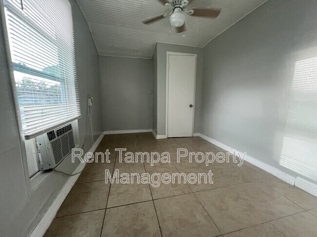 Foto del edificio - 4801 10th Ave S