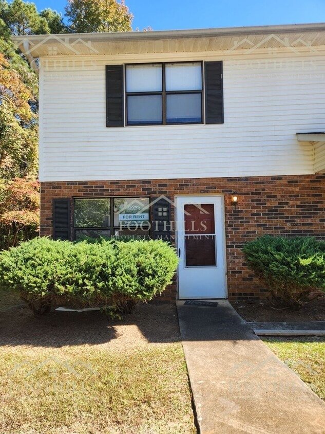 Primary Photo - 108 Woodland Dr