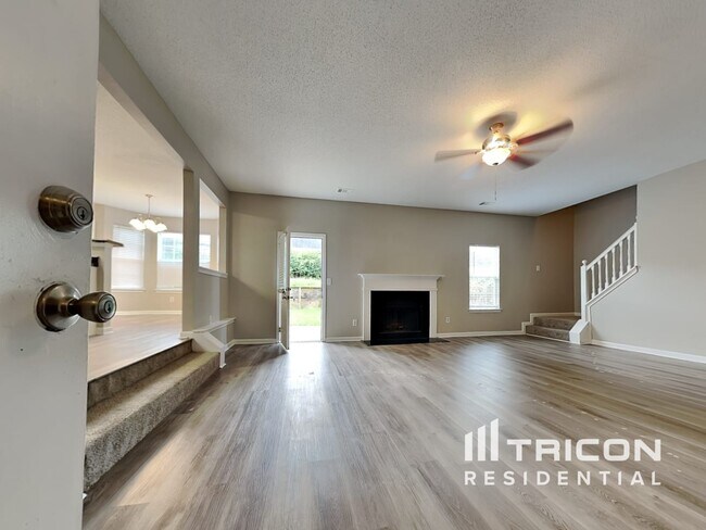 Foto del edificio - 718 Fletcher Dr