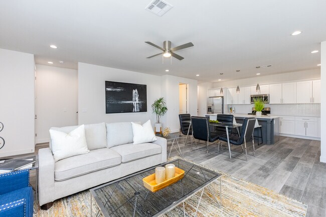 Foto del edificio - 499 S Soho Ln