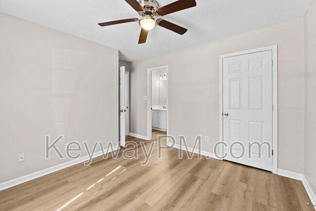 Building Photo - 2215 Bridgeton Rd