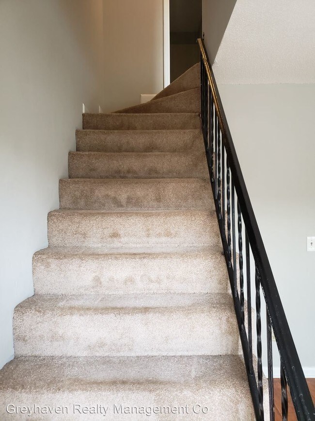 Foto del edificio - 2 br, 1.5 bath Apartment - 6903 Delbert Lane