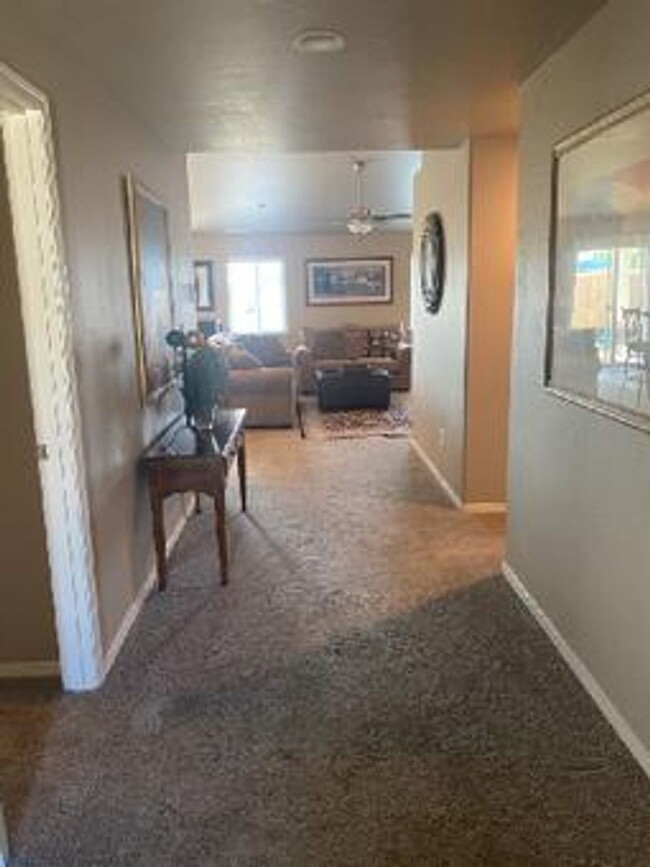 Foto del edificio - Introducing a charming rental home in East...