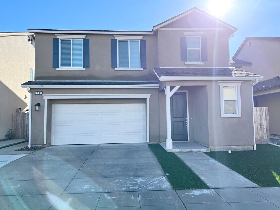 Foto principal - 3 Bedroom / 2.5 Bath Wathen Castanos Home ...