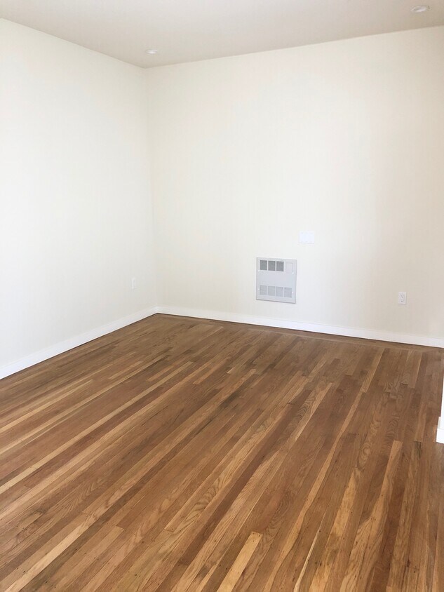 1548 Powell St Unit Top, San Francisco, CA 94133 Apartments in San