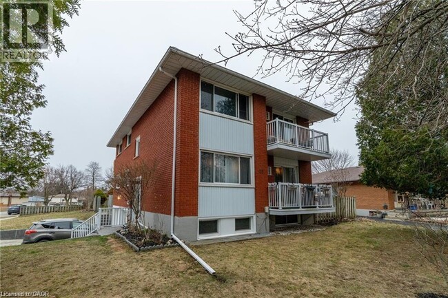 Building Photo - 35 Shaftsbury Dr