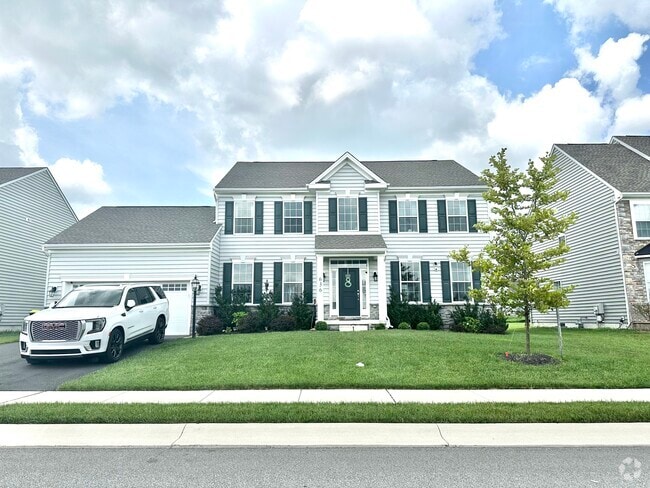 Building Photo - 636 McCracken Dr