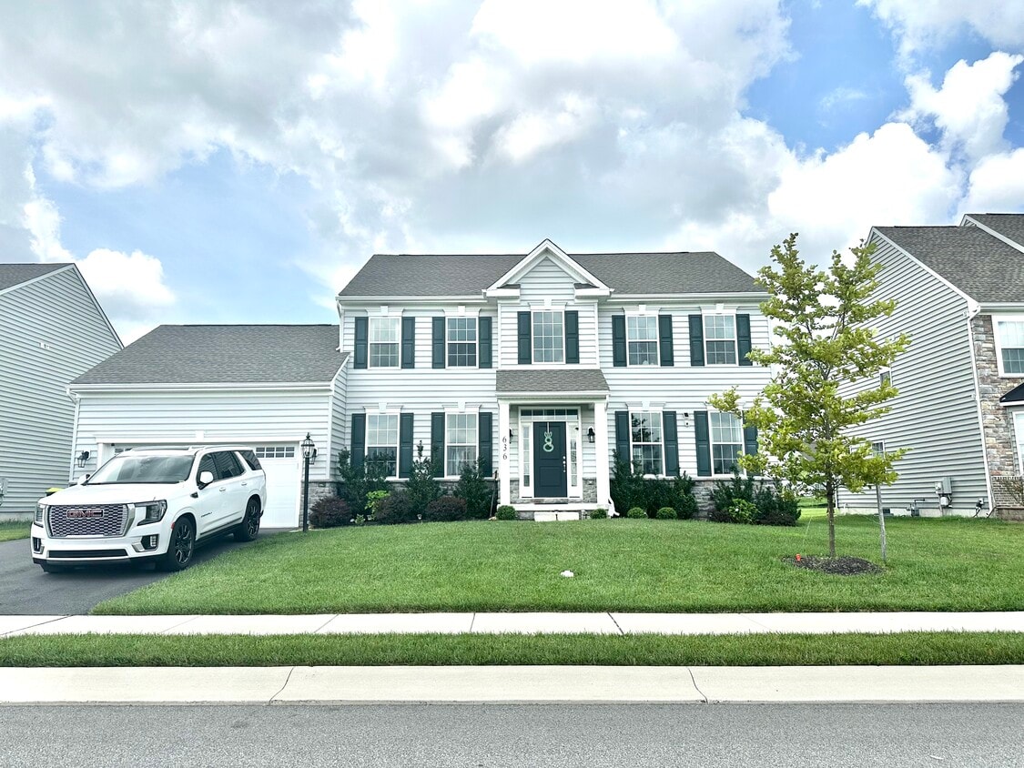 Primary Photo - 636 McCracken Dr