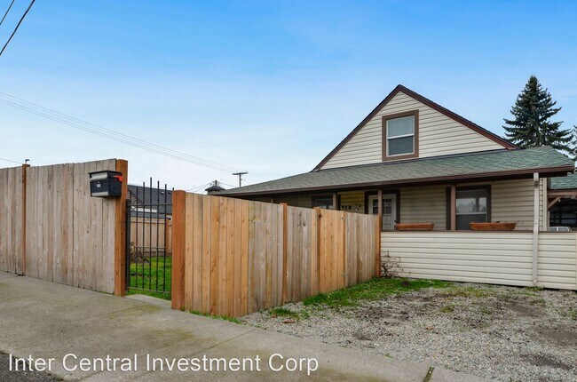 Foto del edificio - 2 br, 1 bath House - 713 1st Ave N