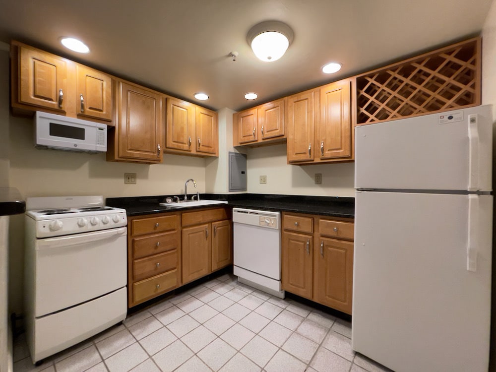 Building Photo - 379 Commonwealth Ave