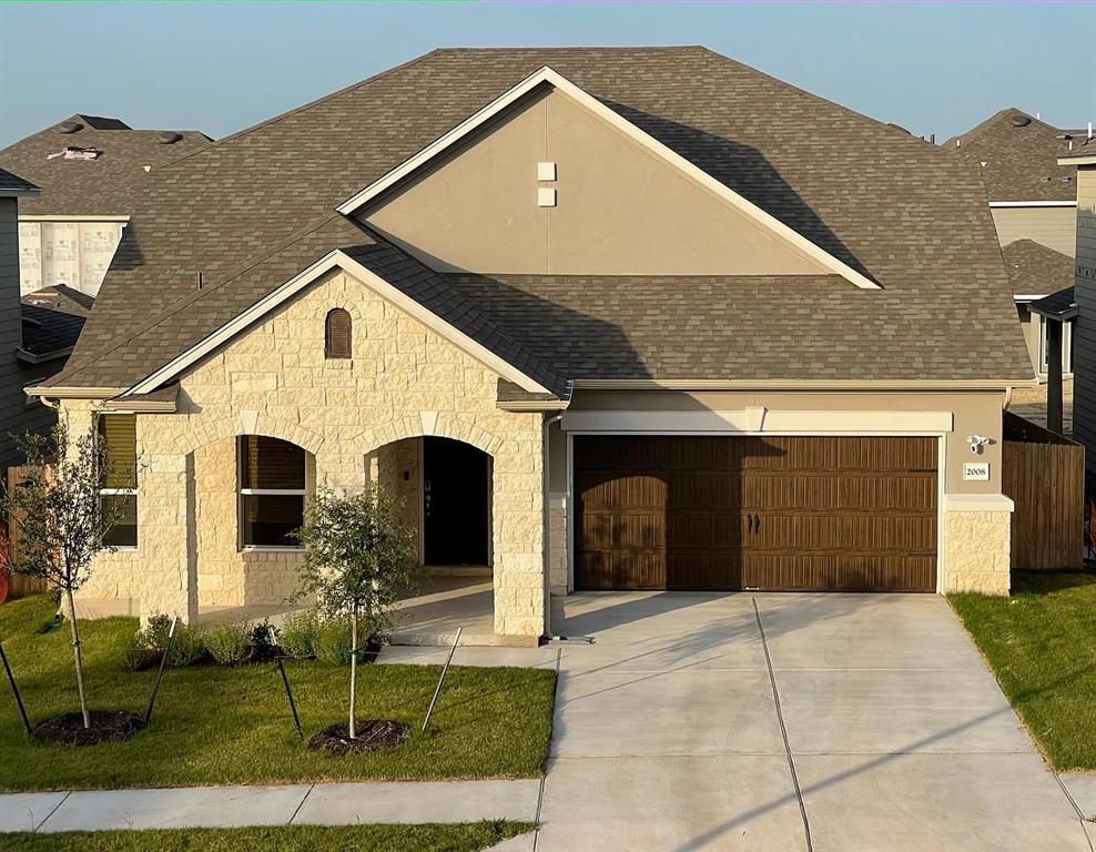 Foto principal - 2008 Alexander Oaks Dr