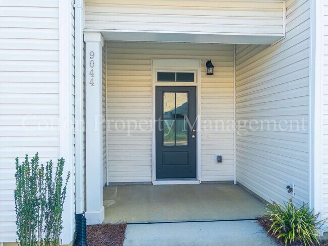 Foto del edificio - 9044 Laurel Bay Ln
