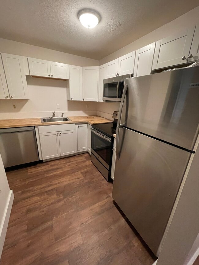 Highland Meadows - Highland Meadows Apartment