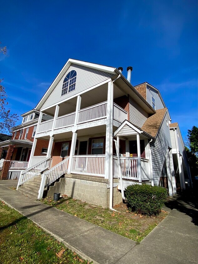 Primary Photo - 304 E 17th Ave